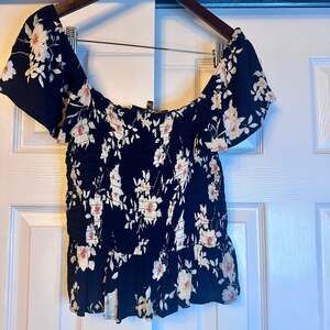 Ash & Violet L Black Floral Smocked Short Sleeved Top Cottage Core Boho